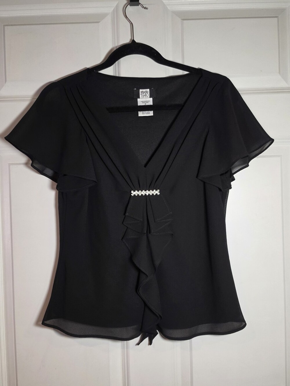 Studio 1940 Black Ruffle V-Neck Short Sleeve Blouse with Center Accent Sz 8